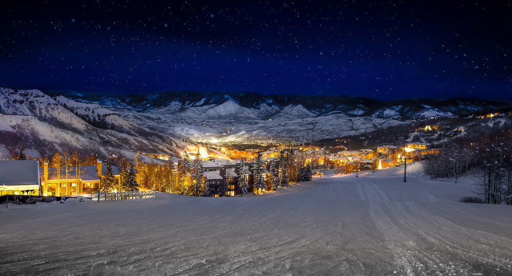 11 Best Places to Spend Christmas in the U.S. | Extra Space Storage